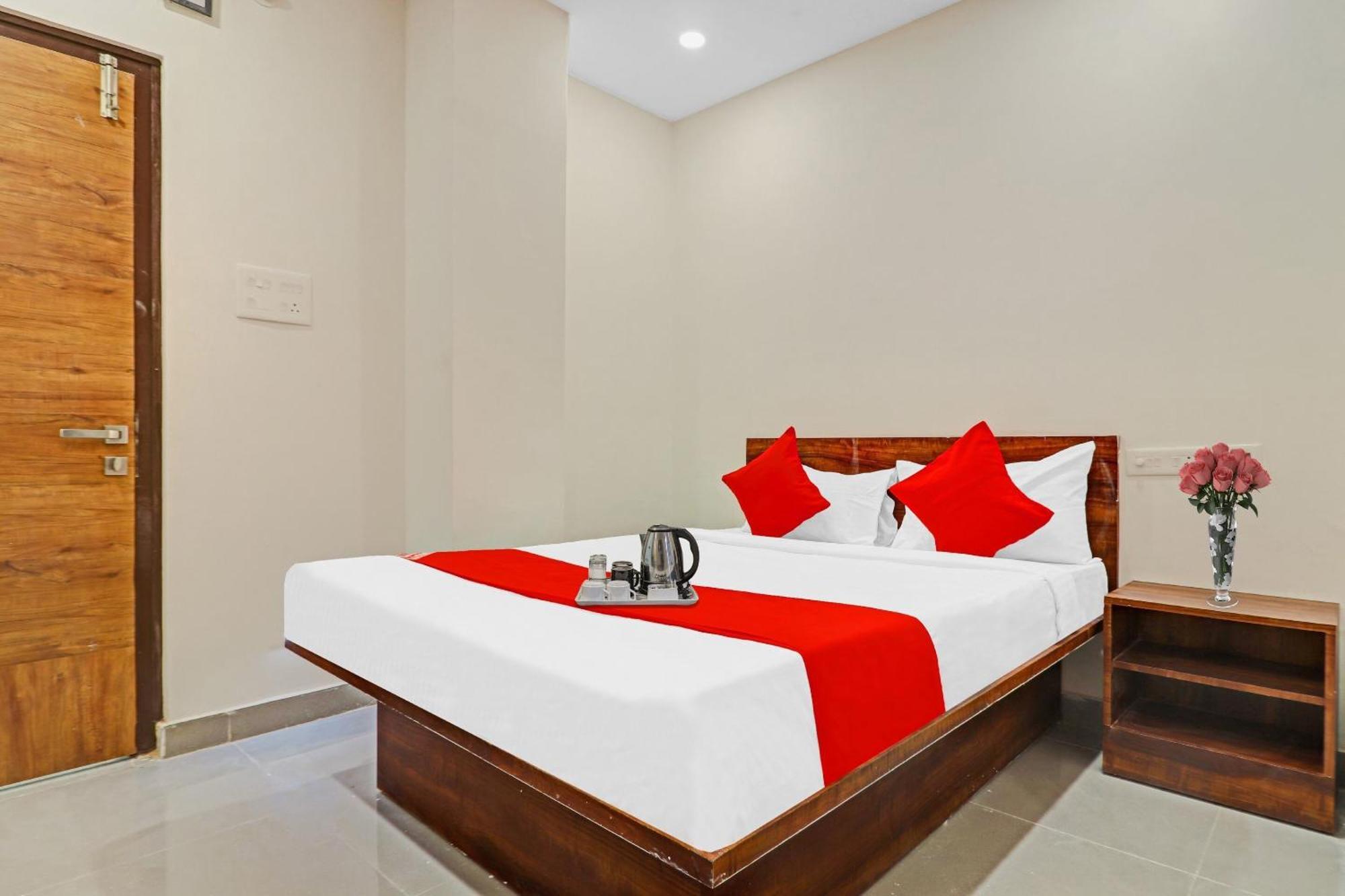 Hotel O Night Eye Hajdarabad Zewnętrze zdjęcie