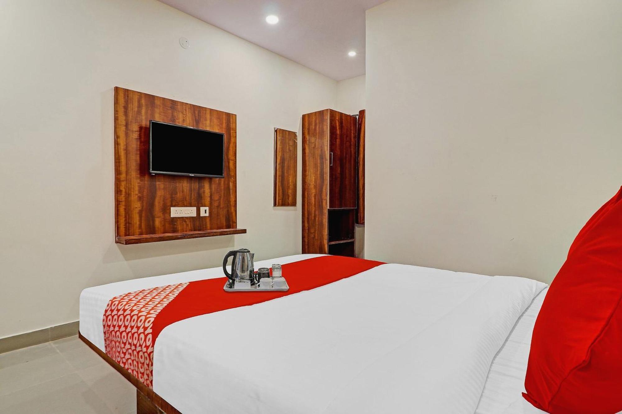 Hotel O Night Eye Hajdarabad Zewnętrze zdjęcie